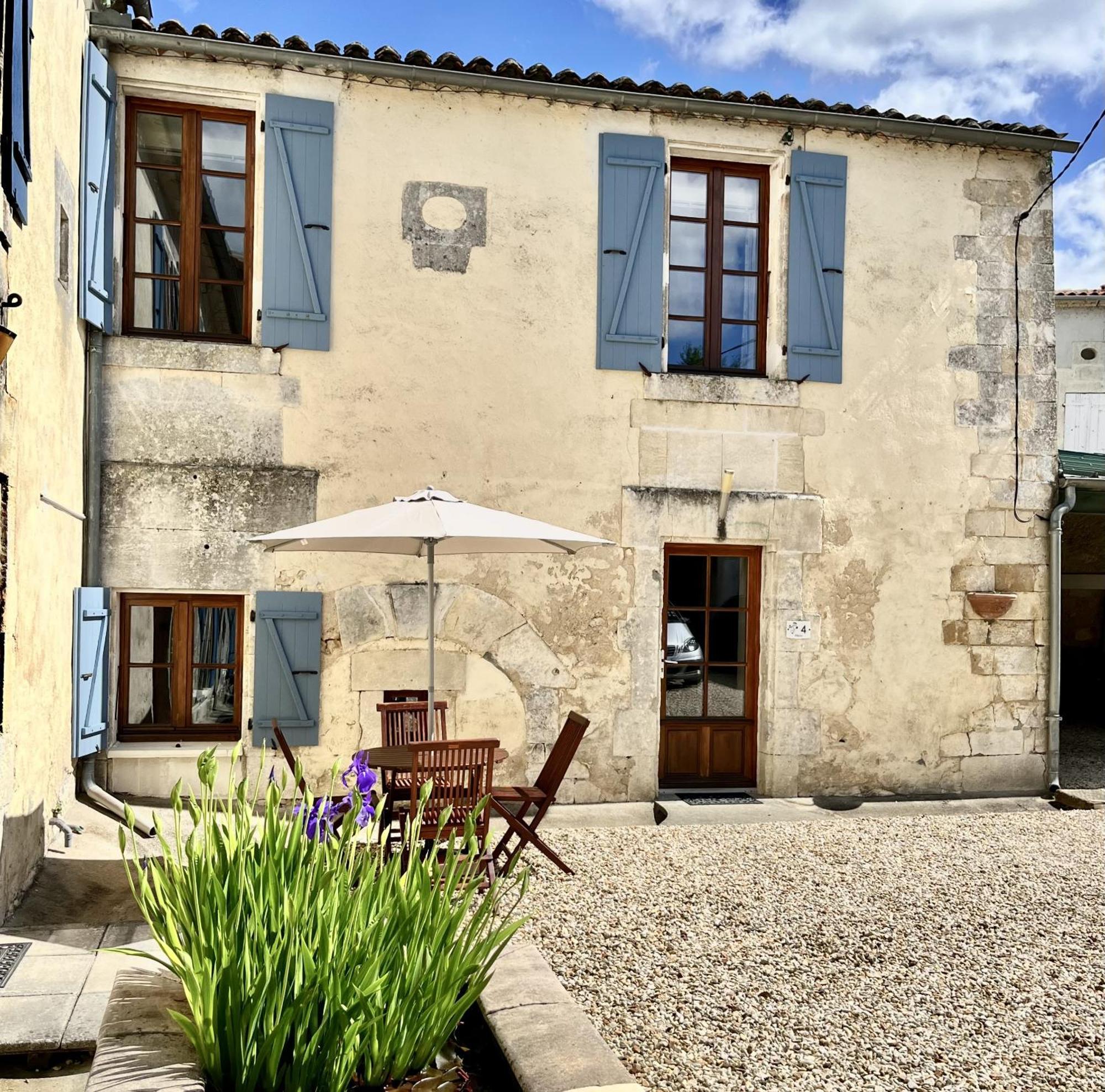 Petit Moulin De Veillard Villa Bourg-Charente Exterior photo